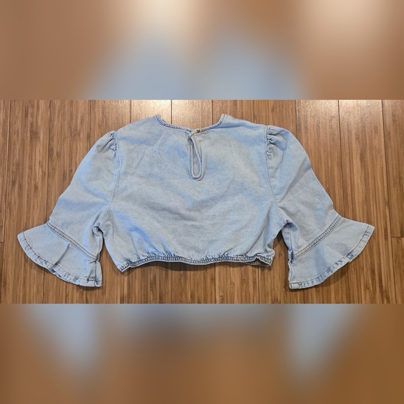 💚 NWT We Wore What Light Blue Denim Crop Top - Picture 6 of 10